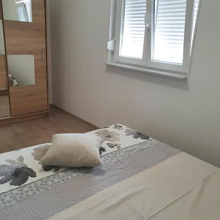 Apartman S Dvije Spavace Sobe * Banjole