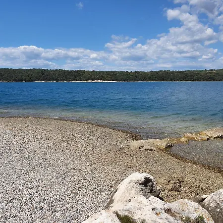 Apartman S Dvije Spavace Sobe Apartment *