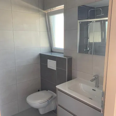 Apartman S Dvije Spavace Sobe * Banjole